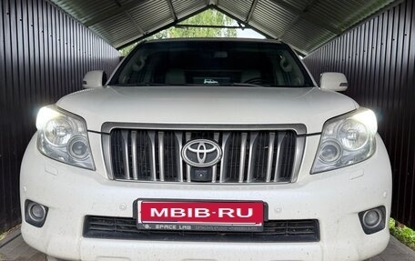 Toyota Land Cruiser Prado 150 рестайлинг 2, 2011 год, 3 050 000 рублей, 1 фотография