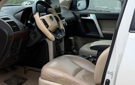 Toyota Land Cruiser Prado 150 рестайлинг 2, 2011 год, 3 050 000 рублей, 9 фотография