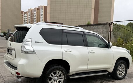 Toyota Land Cruiser Prado 150 рестайлинг 2, 2011 год, 3 050 000 рублей, 7 фотография