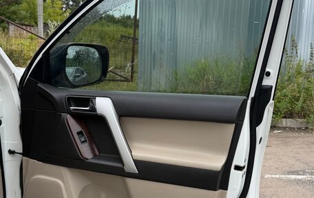 Toyota Land Cruiser Prado 150 рестайлинг 2, 2011 год, 3 050 000 рублей, 12 фотография
