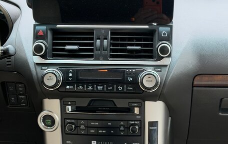 Toyota Land Cruiser Prado 150 рестайлинг 2, 2011 год, 3 050 000 рублей, 15 фотография