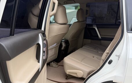Toyota Land Cruiser Prado 150 рестайлинг 2, 2011 год, 3 050 000 рублей, 17 фотография