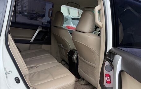 Toyota Land Cruiser Prado 150 рестайлинг 2, 2011 год, 3 050 000 рублей, 13 фотография