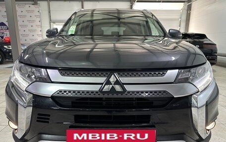 Mitsubishi Outlander III рестайлинг 3, 2021 год, 2 650 000 рублей, 9 фотография