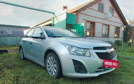 Chevrolet Cruze II, 2013 год, 990 000 рублей, 3 фотография