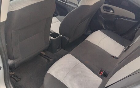 Chevrolet Cruze II, 2013 год, 990 000 рублей, 13 фотография