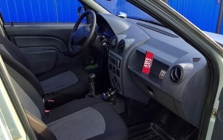 Renault Logan I, 2005 год, 300 000 рублей, 2 фотография
