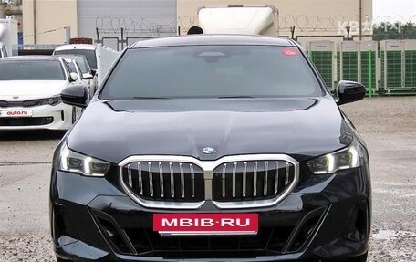 BMW 5 серия, 2024 год, 6 197 000 рублей, 2 фотография