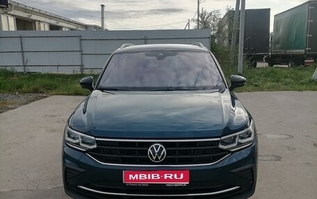 Volkswagen Tiguan II, 2020 год, 2 720 000 рублей, 1 фотография