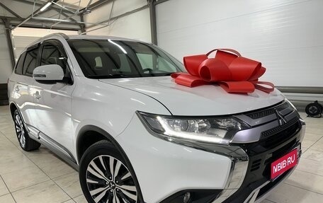 Mitsubishi Outlander III рестайлинг 3, 2020 год, 2 450 000 рублей, 1 фотография