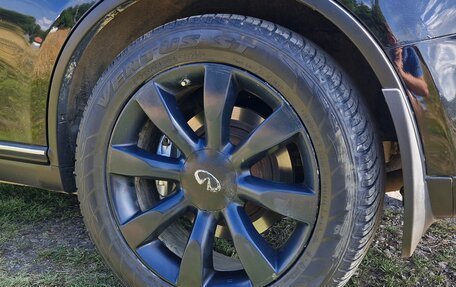 Infiniti FX I, 2005 год, 750 000 рублей, 17 фотография