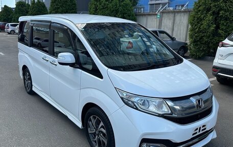 Honda Stepwgn IV, 2017 год, 1 430 000 рублей, 2 фотография