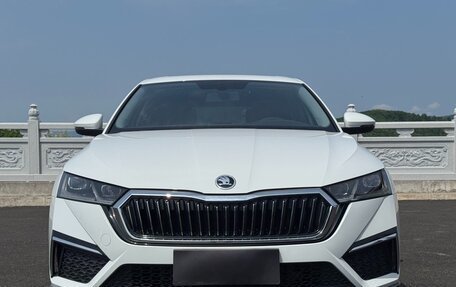 Skoda Octavia IV, 2023 год, 2 220 000 рублей, 2 фотография