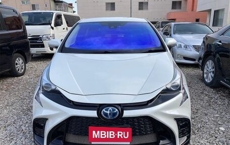 Toyota Prius IV XW50, 2022 год, 1 487 000 рублей, 2 фотография