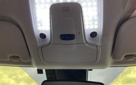 Toyota Prius IV XW50, 2022 год, 1 487 000 рублей, 9 фотография