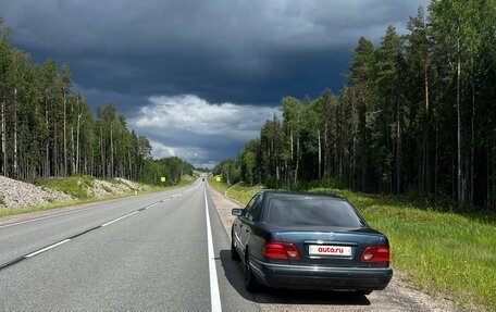 Mercedes-Benz E-Класс, 1998 год, 550 000 рублей, 3 фотография