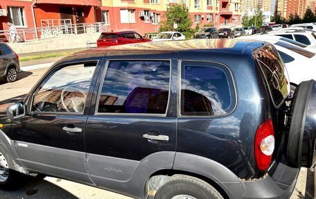 Chevrolet Niva I рестайлинг, 2010 год, 520 000 рублей, 3 фотография