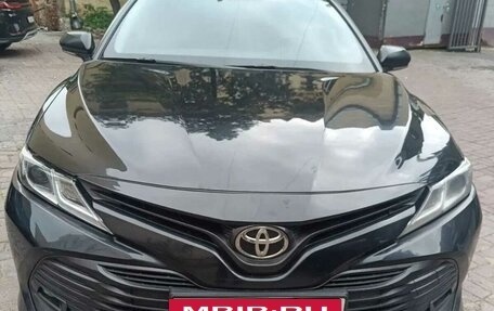 Toyota Camry, 2020 год, 2 100 000 рублей, 4 фотография