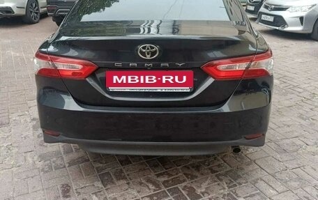 Toyota Camry, 2020 год, 2 100 000 рублей, 3 фотография