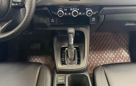 Honda Vezel, 2023 год, 1 680 000 рублей, 14 фотография