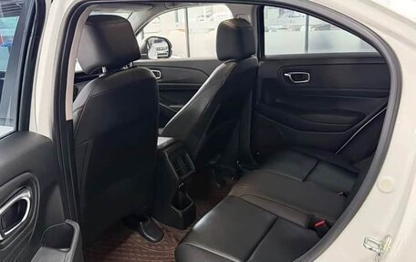 Honda Vezel, 2023 год, 1 680 000 рублей, 15 фотография