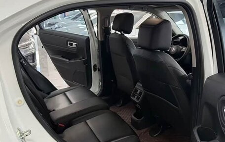 Honda Vezel, 2023 год, 1 680 000 рублей, 12 фотография