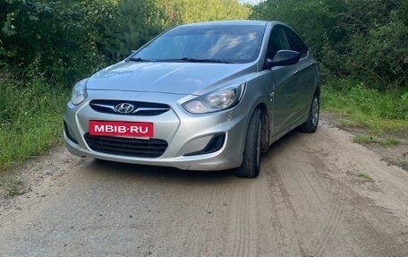 Hyundai Solaris II рестайлинг, 2012 год, 525 555 рублей, 2 фотография