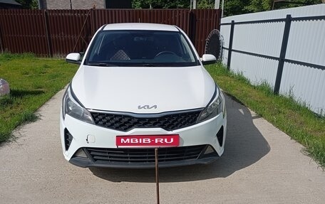 KIA Rio IV, 2021 год, 1 200 000 рублей, 1 фотография