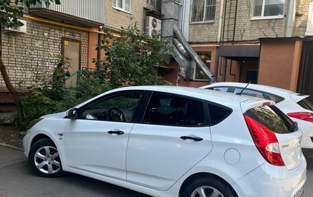 Hyundai Solaris II рестайлинг, 2012 год, 720 000 рублей, 1 фотография