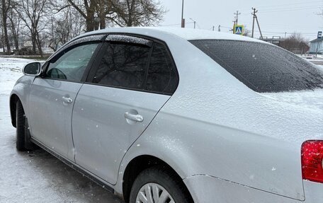 Volkswagen Jetta VI, 2010 год, 670 000 рублей, 2 фотография