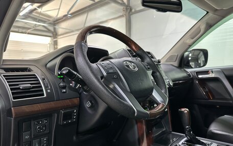 Toyota Land Cruiser Prado 150 рестайлинг 2, 2015 год, 3 500 000 рублей, 14 фотография