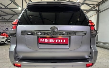 Toyota Land Cruiser Prado 150 рестайлинг 2, 2015 год, 3 500 000 рублей, 10 фотография
