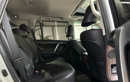 Toyota Land Cruiser Prado 150 рестайлинг 2, 2015 год, 3 500 000 рублей, 22 фотография