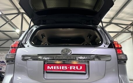 Toyota Land Cruiser Prado 150 рестайлинг 2, 2015 год, 3 500 000 рублей, 26 фотография