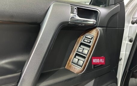 Toyota Land Cruiser Prado 150 рестайлинг 2, 2015 год, 3 500 000 рублей, 24 фотография