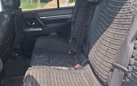 Mitsubishi Pajero IV, 2011 год, 2 300 000 рублей, 13 фотография