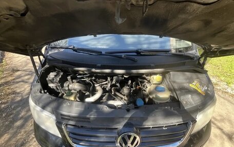 Volkswagen Caravelle T5, 2006 год, 1 150 000 рублей, 9 фотография