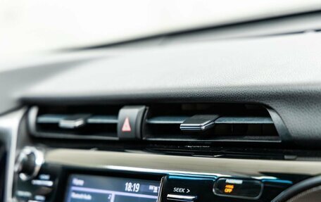 Toyota Camry, 2019 год, 2 298 000 рублей, 33 фотография