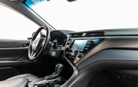 Toyota Camry, 2019 год, 2 298 000 рублей, 30 фотография