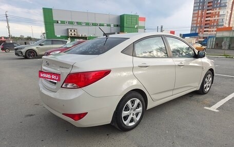 Hyundai Solaris II рестайлинг, 2015 год, 915 000 рублей, 5 фотография