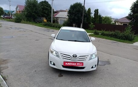 Toyota Camry, 2010 год, 1 200 000 рублей, 2 фотография