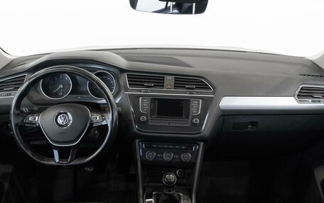Volkswagen Tiguan II, 2017 год, 1 799 000 рублей, 11 фотография