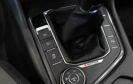 Volkswagen Tiguan II, 2017 год, 1 799 000 рублей, 13 фотография