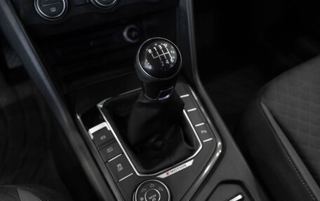 Volkswagen Tiguan II, 2017 год, 1 799 000 рублей, 12 фотография