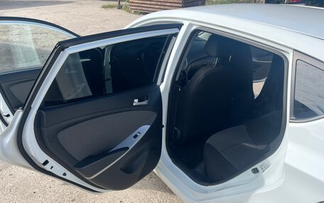 Hyundai Solaris II рестайлинг, 2012 год, 720 000 рублей, 6 фотография