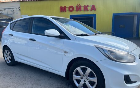 Hyundai Solaris II рестайлинг, 2012 год, 720 000 рублей, 11 фотография
