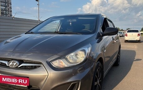 Hyundai Solaris II рестайлинг, 2014 год, 700 000 рублей, 4 фотография