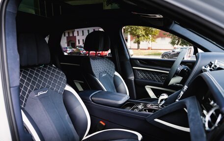 Bentley Bentayga I, 2023 год, 27 300 000 рублей, 12 фотография
