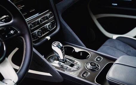 Bentley Bentayga I, 2023 год, 27 300 000 рублей, 14 фотография