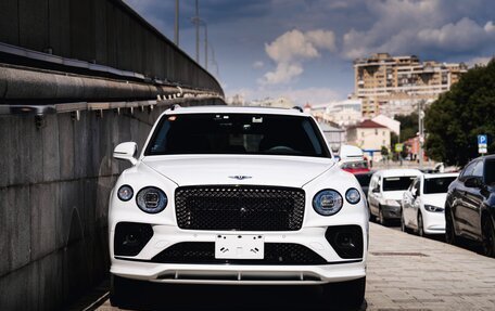 Bentley Bentayga I, 2023 год, 27 300 000 рублей, 3 фотография